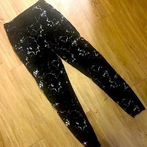PopFit Medium Black Pattern legging